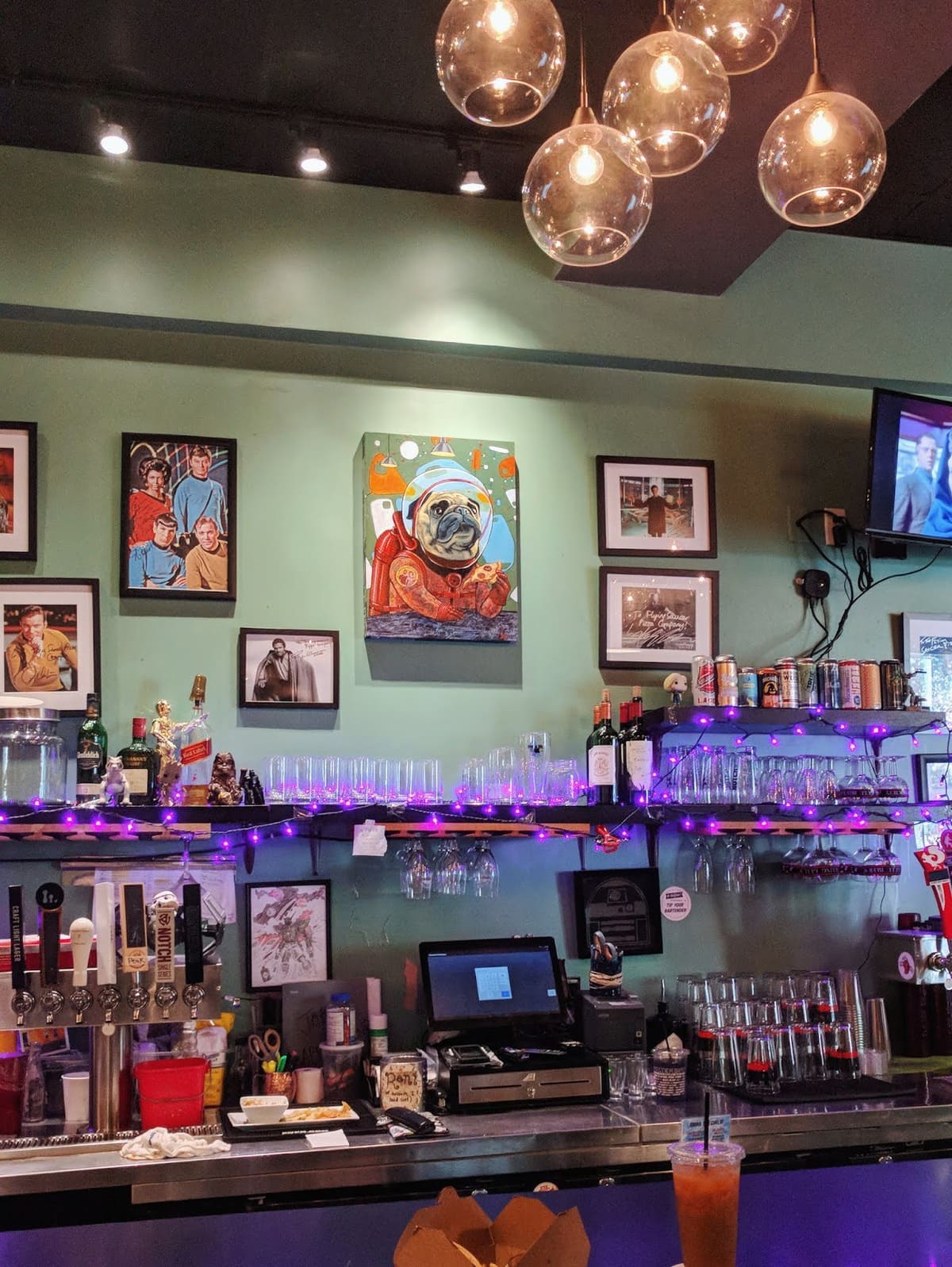 interior of flying saucer pizza co