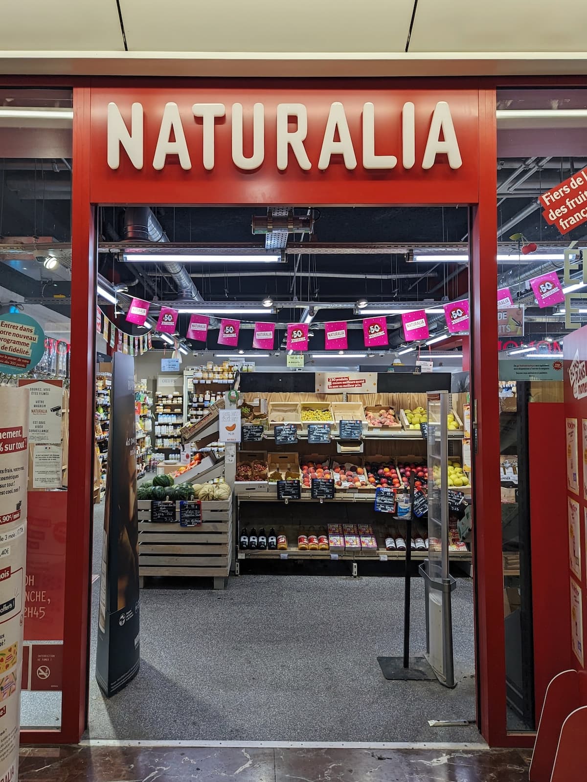 Entrance of Naturalia in Bordeaux