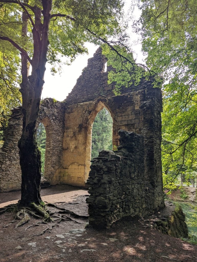 Ruins at Lac à l'Anglais