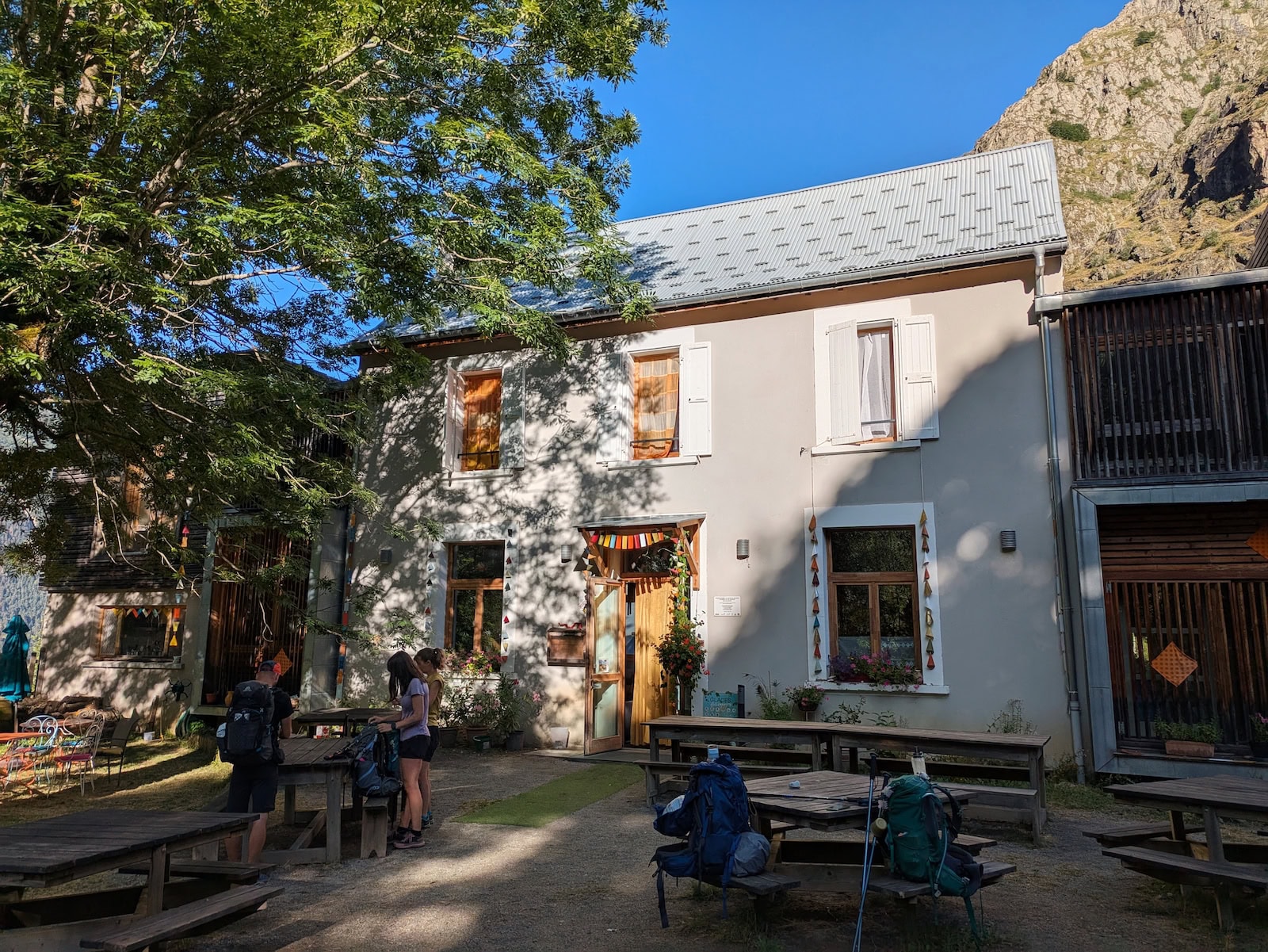 The outside of Gite les Arias